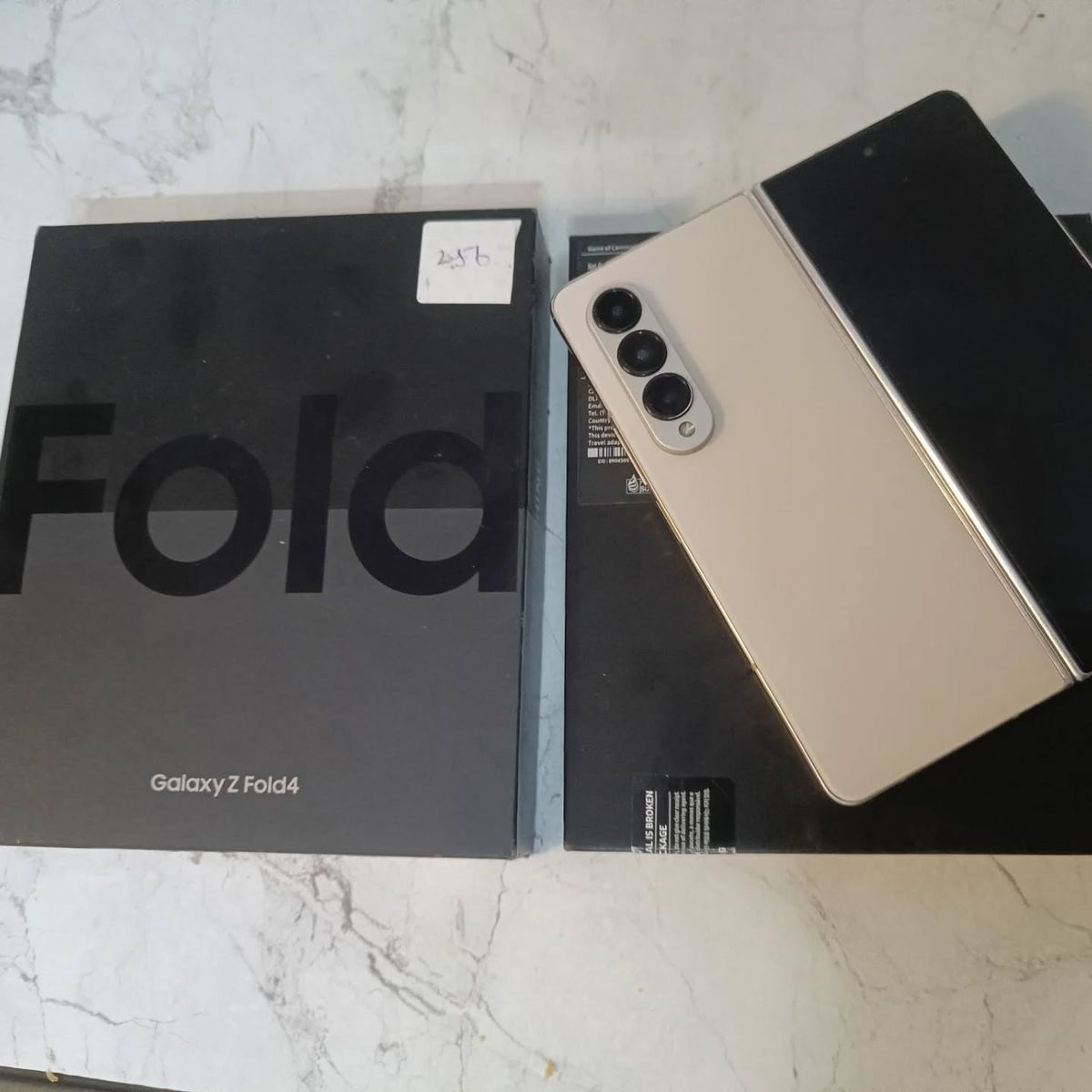 Samsung Z fold 4 256go